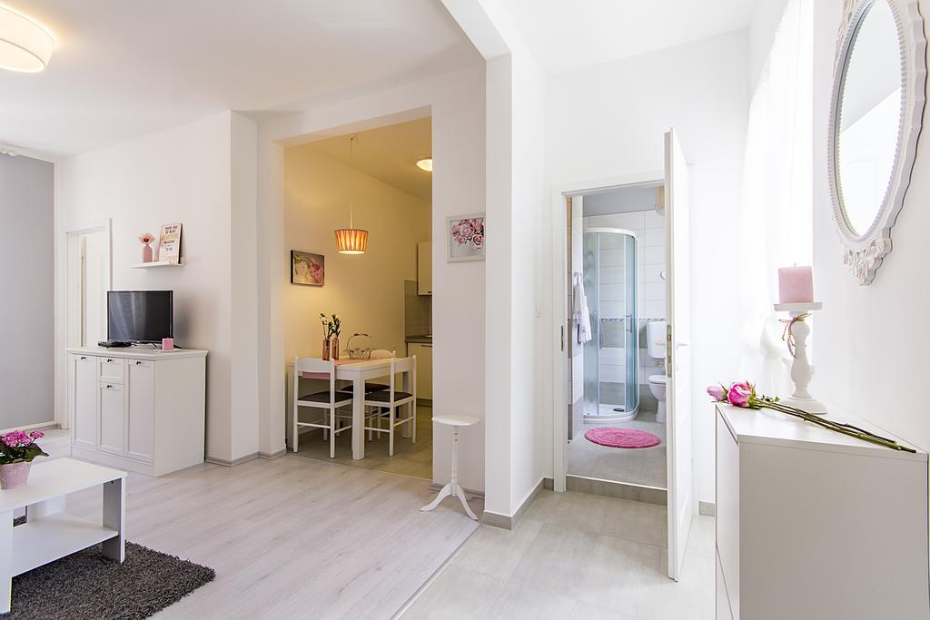 Center Apartment Tina Pola Esterno foto